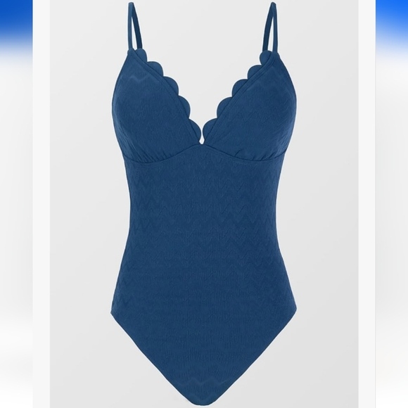 Cupshe Scalloped V-neck One Piece Swimsuit- navy - Picture 11 of 13